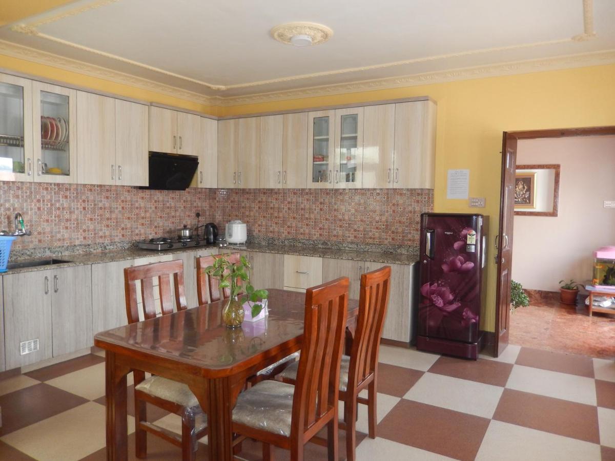 Shine Homestay Famille Francophone - Shine Home And Apartment กาฐมาณฑุ ภายนอก รูปภาพ