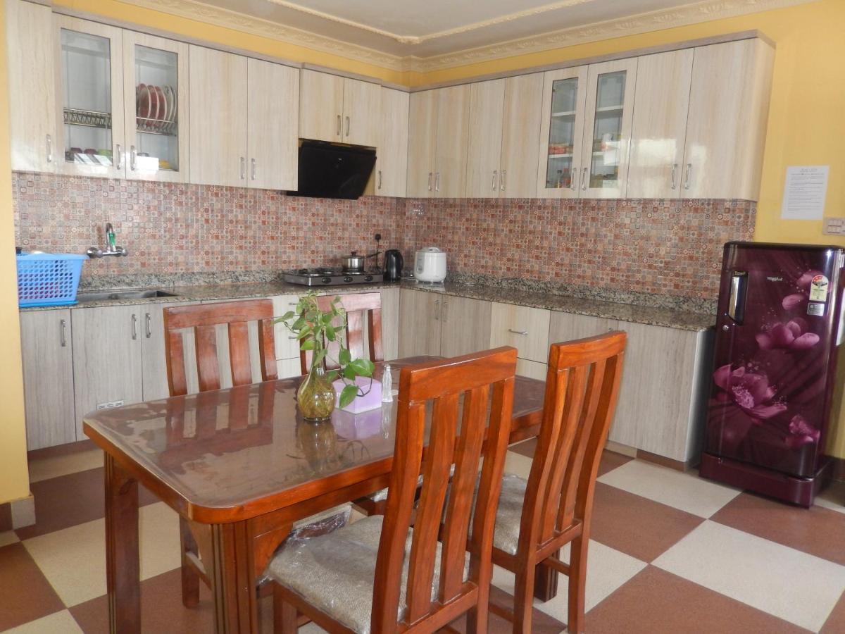 Shine Homestay Famille Francophone - Shine Home And Apartment กาฐมาณฑุ ภายนอก รูปภาพ