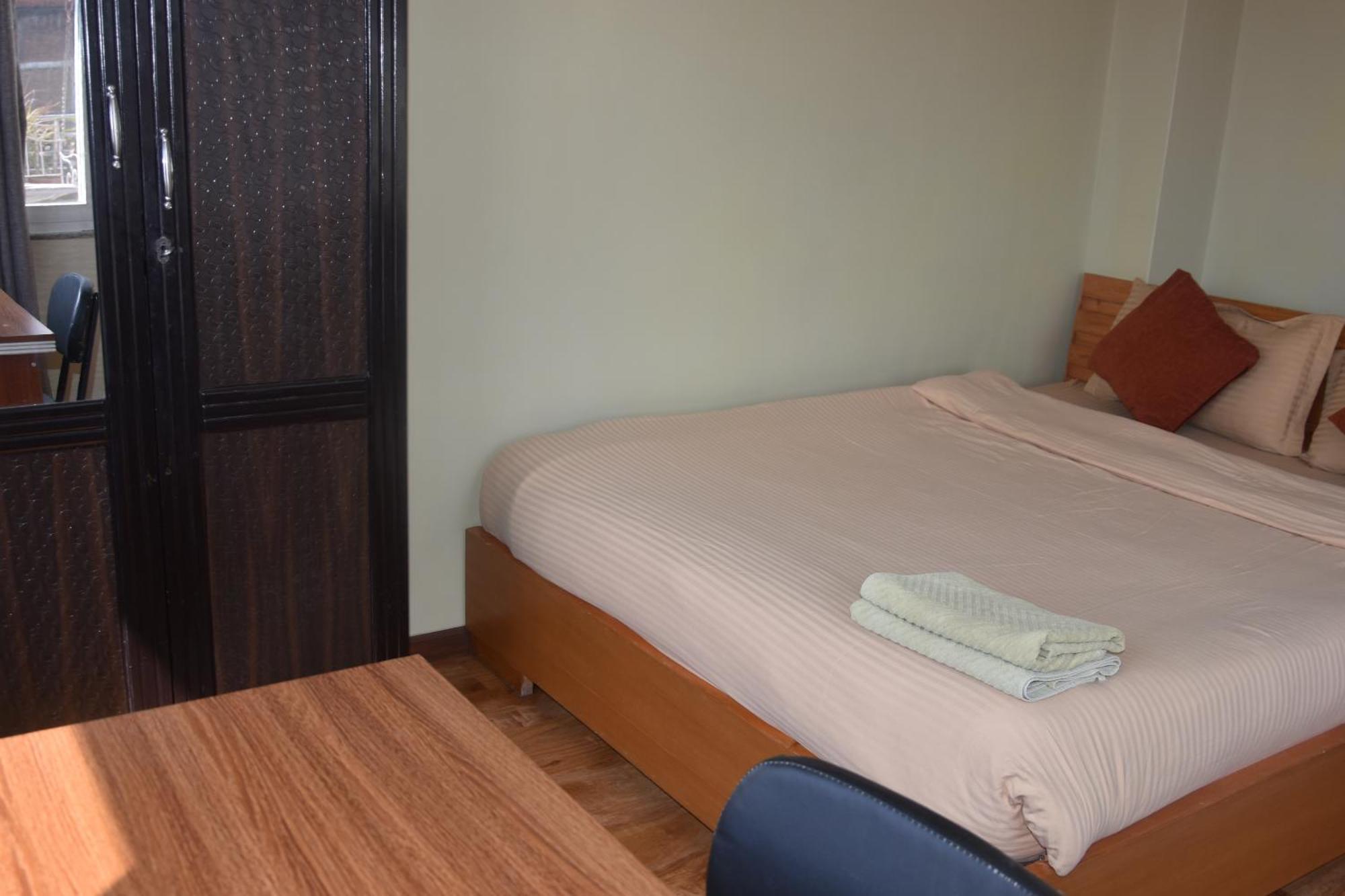 Shine Homestay Famille Francophone - Shine Home And Apartment กาฐมาณฑุ ภายนอก รูปภาพ