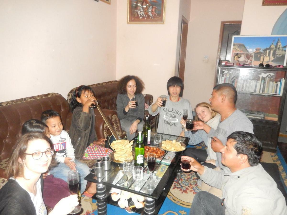 Shine Homestay Famille Francophone - Shine Home And Apartment กาฐมาณฑุ ภายนอก รูปภาพ