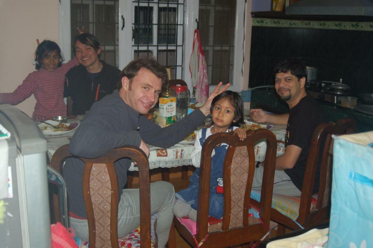 Shine Homestay Famille Francophone - Shine Home And Apartment กาฐมาณฑุ ภายนอก รูปภาพ