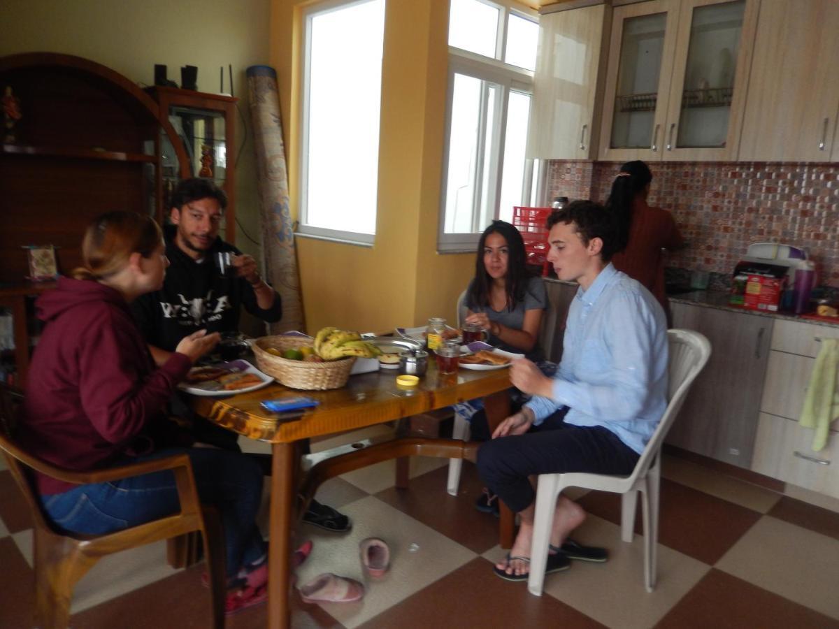 Shine Homestay Famille Francophone - Shine Home And Apartment กาฐมาณฑุ ภายนอก รูปภาพ